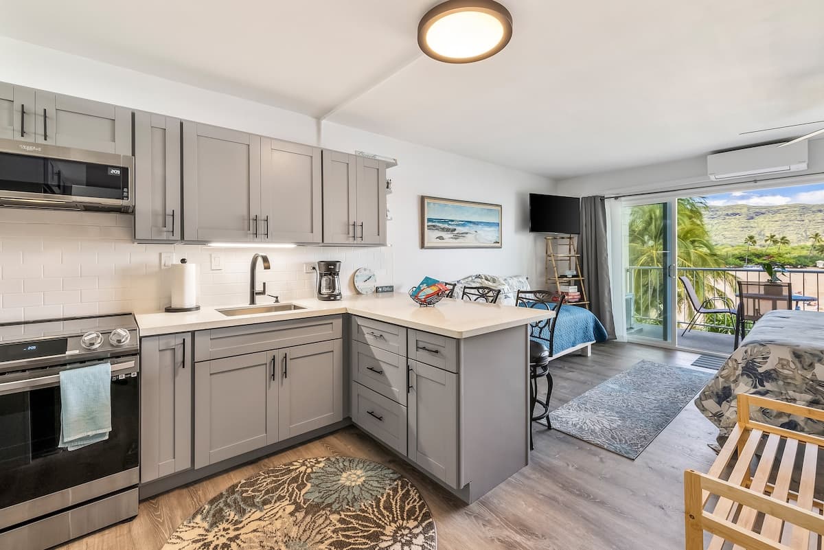 Condo in Waianae · ★4.91 · Studio · 1 bed · 1 private bath - Photo 5