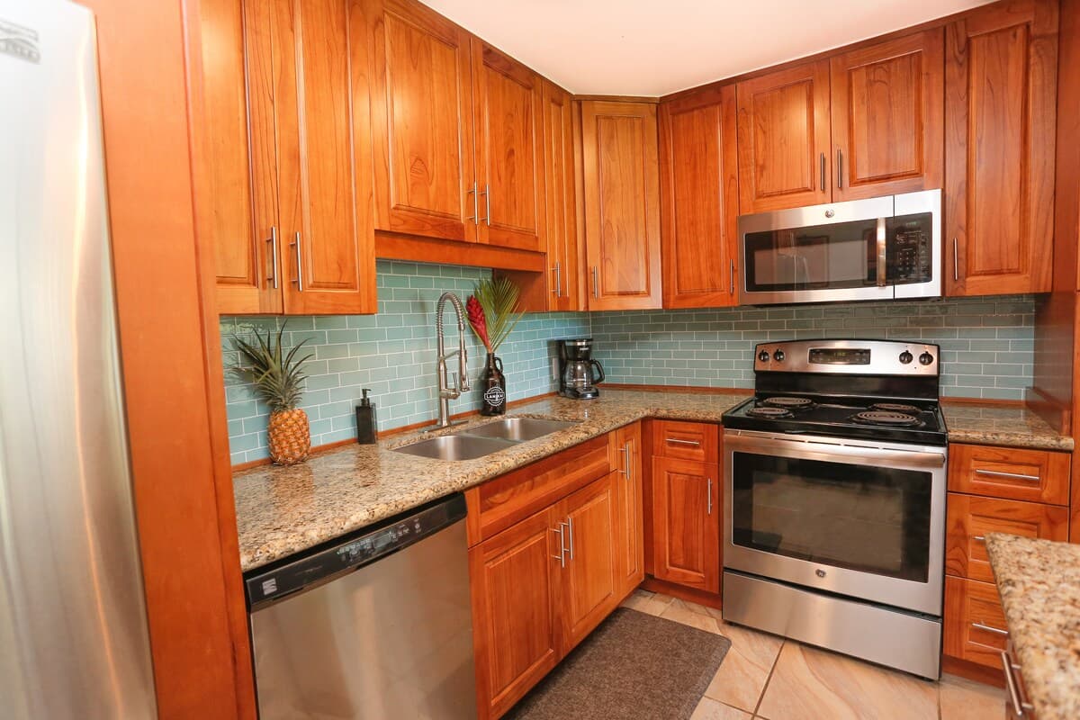 Condo in Kahuku · ★4.83 · 1 bedroom · 3 beds · 1 private bath - Photo 4