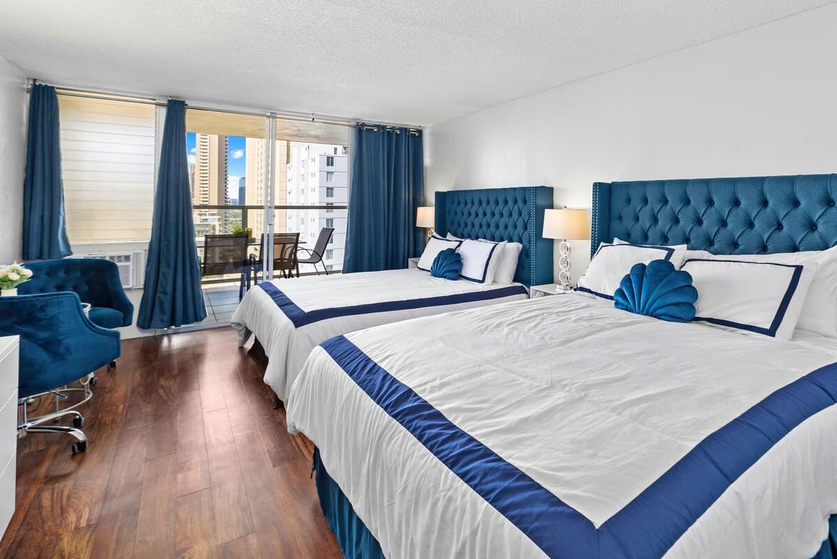 Condo in Honolulu · ★4.87 · 1 bedroom · 2 beds · 1 private bath - Photo 1