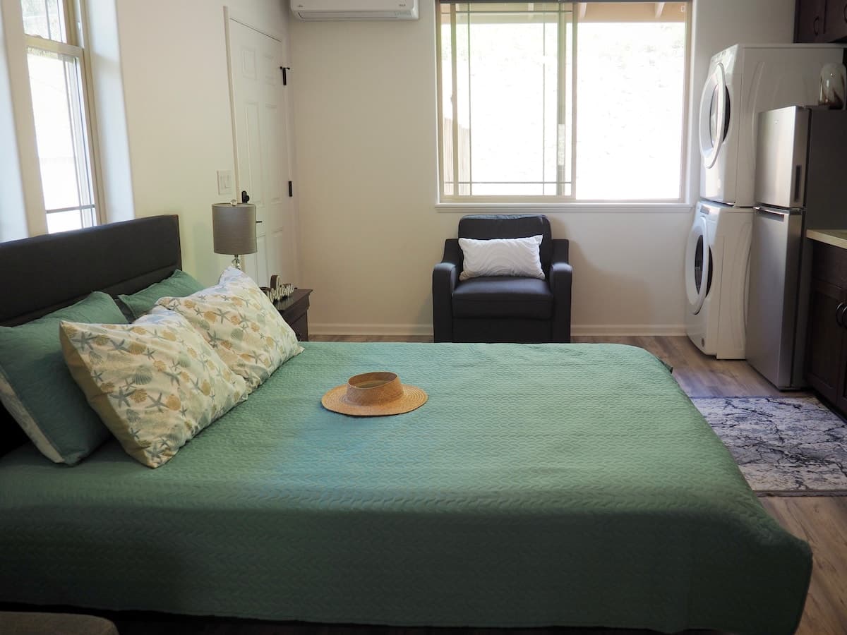 Guesthouse in Waianae · ★5.0 · Studio · 2 beds · 1 private bath - Photo 4