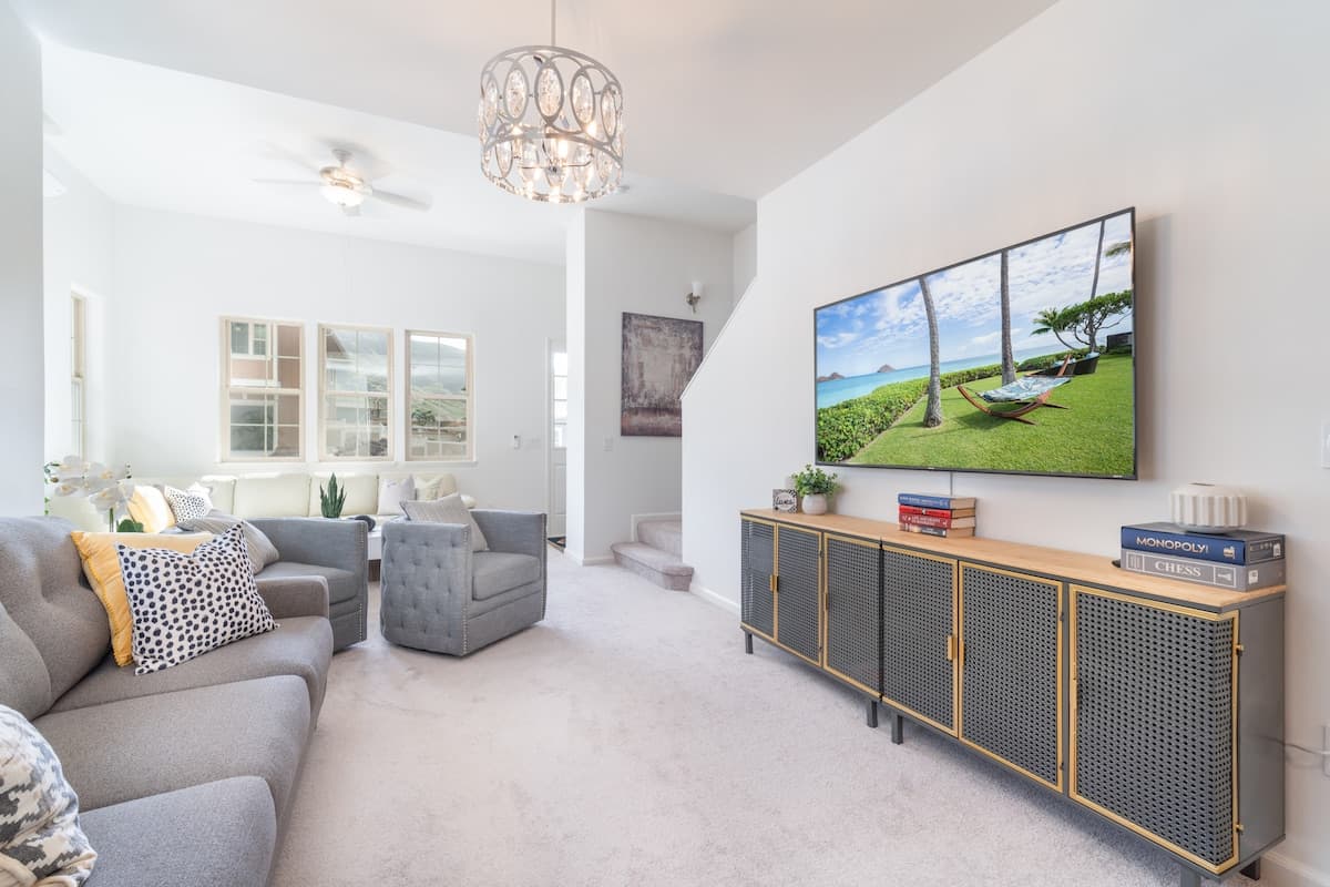 Home in Waianae · ★4.91 · 4 bedrooms · 7 beds · 3.5 private baths - Photo 3