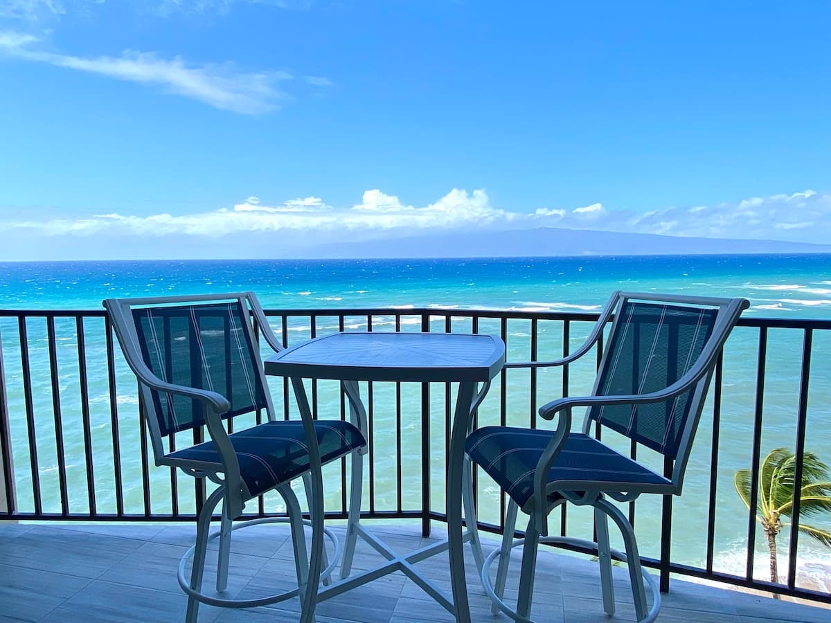 Condo in Lahaina · ★4.88 · 2 bedrooms · 3 beds · 2 shared baths - Photo 1
