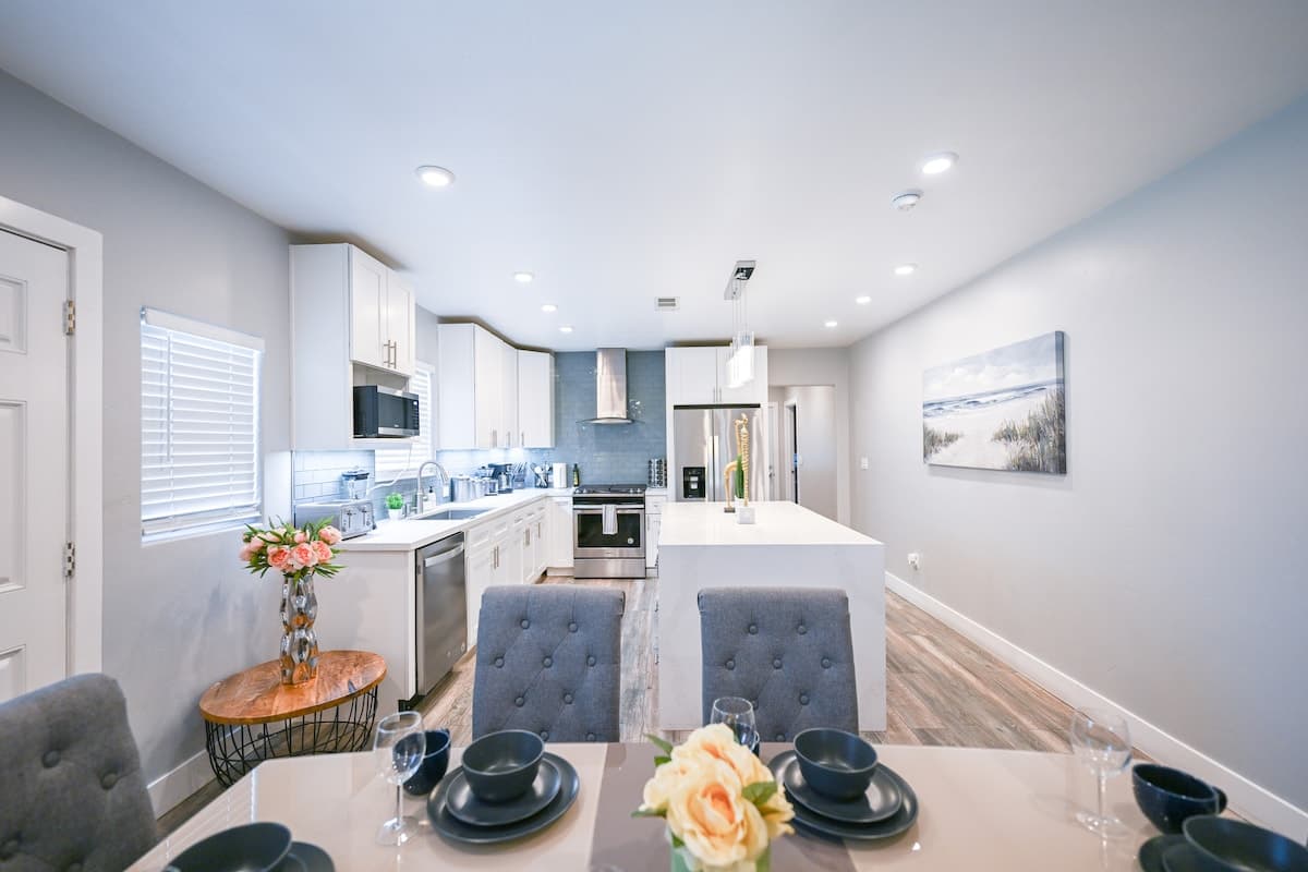 Stylish remodeled home near SAP, downtown SJ - Photo 4