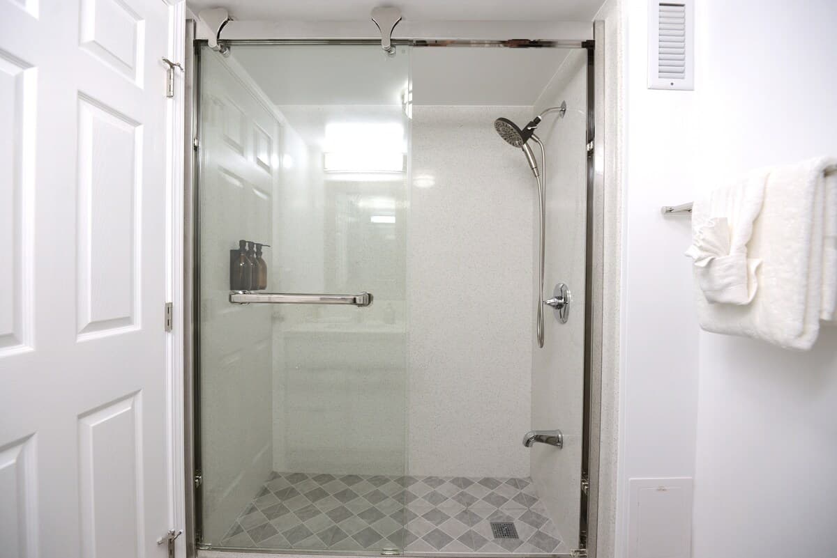 Fully Remodeled! Ocean View! Free Parking! - Photo 5