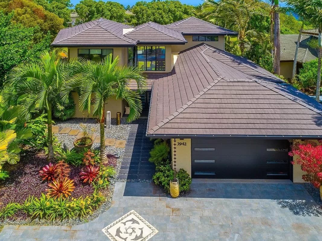 Home in Princeville · ★5.0 · 3 bedrooms · 3 beds · 3.5 baths - Photo 3