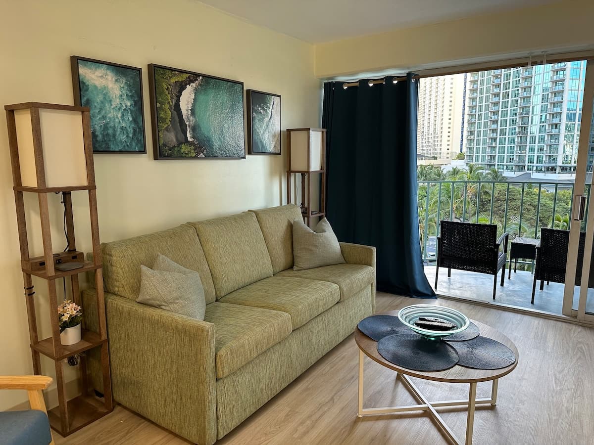 Welcoming Waikiki apt sleeps 6 FREE parking - Photo 5