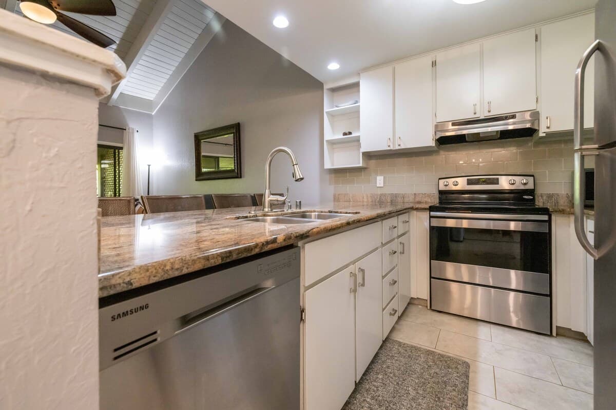 Popular Kihei 6 guests 2BR/2Baths 3 Beds/2Airbeds - Photo 5