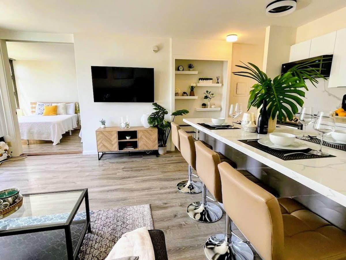 32th FL Lovely Ocean View w/ FREE parking - Photo 1