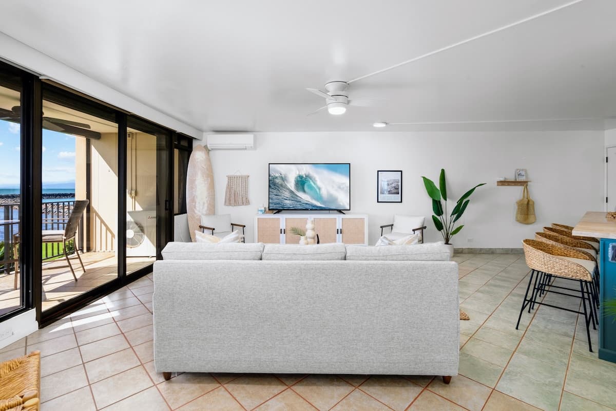 Condo in Wailuku · ★4.98 · 1 bedroom · 2 beds · 1 bath - Photo 2