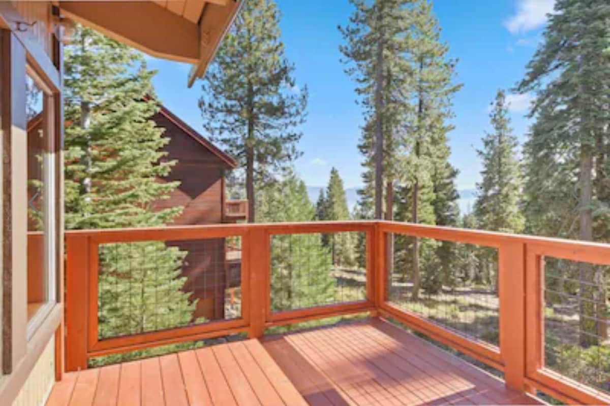 Tahoe Vista Home with Lake Views & Game Room - Photo 5