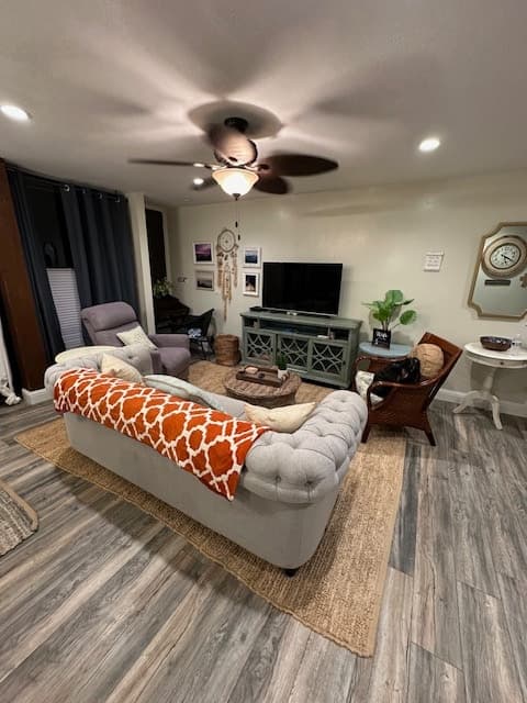 Condo in Waianae · ★5.0 · 2 bedrooms · 3 beds · 1 private bath - Photo 5