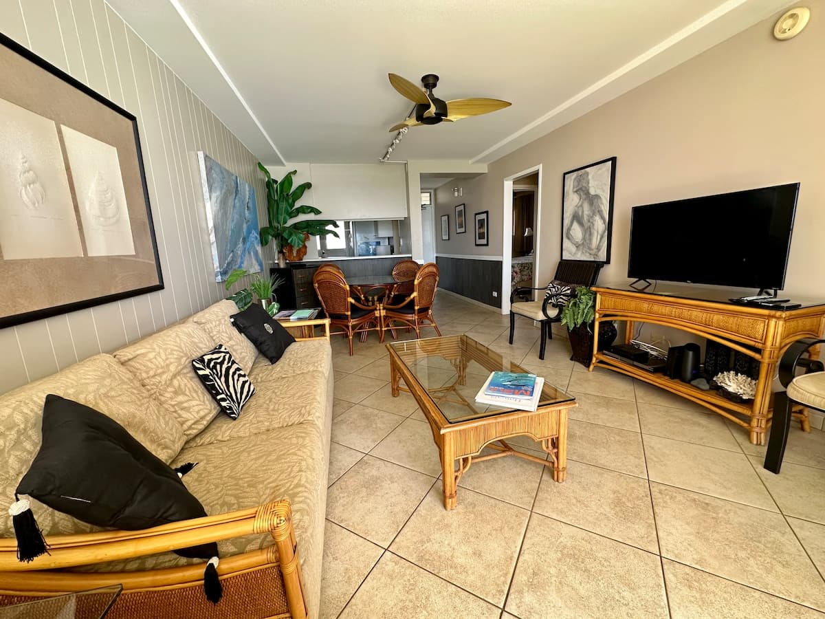 Condo in Kihei · ★4.96 · 1 bedroom · 3 beds · 1 bath - Photo 4