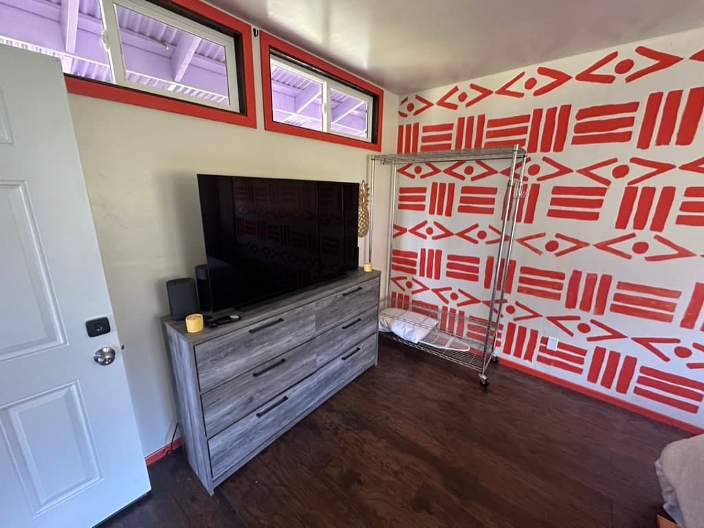Home in Mountain View · ★4.68 · 2 bedrooms · 2 beds · 1 private bath - Photo 1