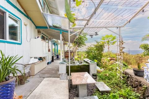 Home in Kailua-Kona · ★4.95 · 2 bedrooms · 2 beds · 1.5 private baths - Photo 5