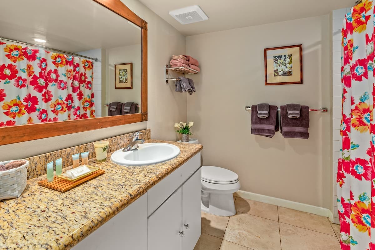 Condo in Kapaa · ★4.92 · 1 bedroom · 2 beds · 1 private bath - Photo 4
