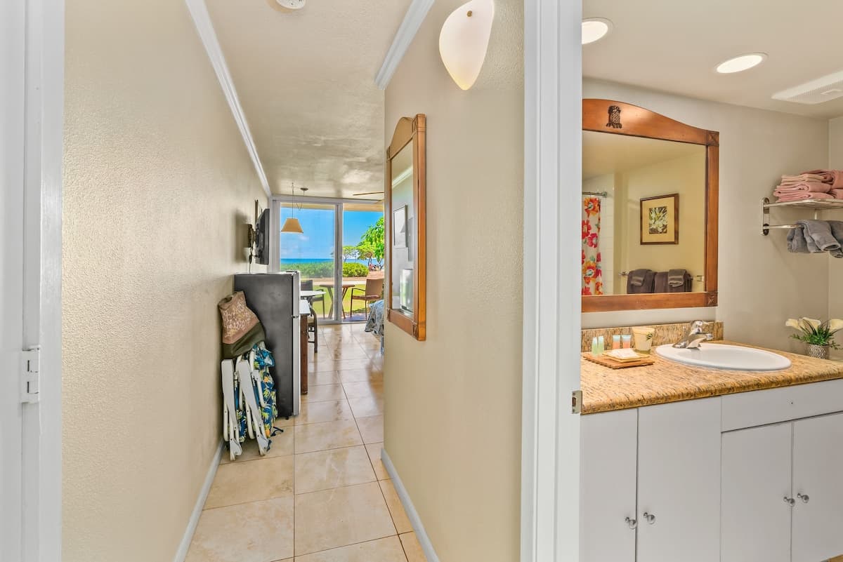 Condo in Kapaa · ★4.92 · 1 bedroom · 2 beds · 1 private bath - Photo 3