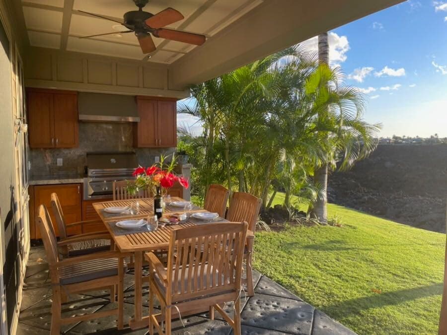 Condo in Waimea · ★5.0 · 3 bedrooms · 3 beds · 3 private baths - Photo 3