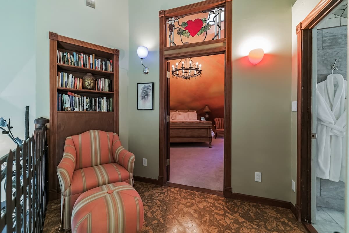 Gated Wine Retreat with 360 Views & Playground - Photo 5
