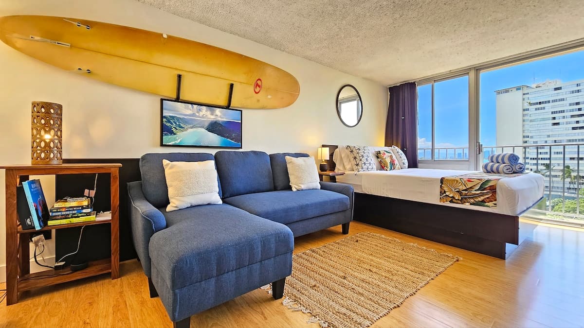 DHBH 902 Studio Apt, Full kitchen & Insane views! - Photo 1