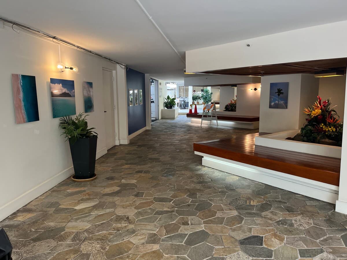 Condo in Honolulu · ★4.83 · Studio · 1 bed · 1 private bath - Photo 4