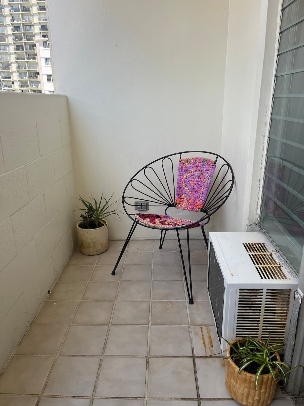Condo in Honolulu · ★4.83 · Studio · 1 bed · 1 private bath - Photo 5