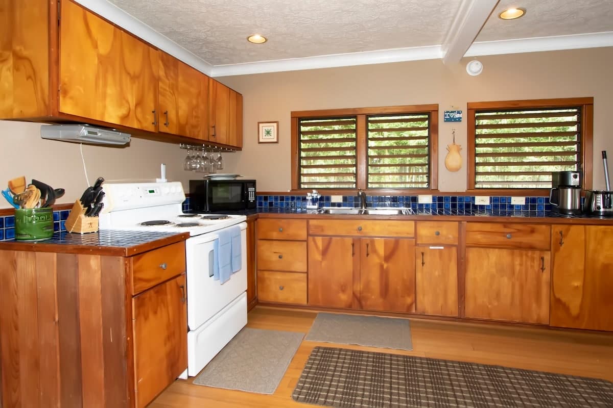 Home in Hana · ★4.79 · 1 bedroom · 2 beds · 1 private bath - Photo 3