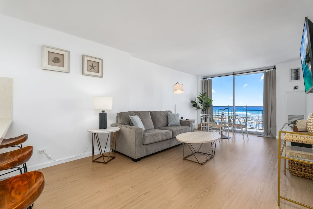 *Remodeled Oceanfront in Waikiki - Ilikai Marina - Photo 5