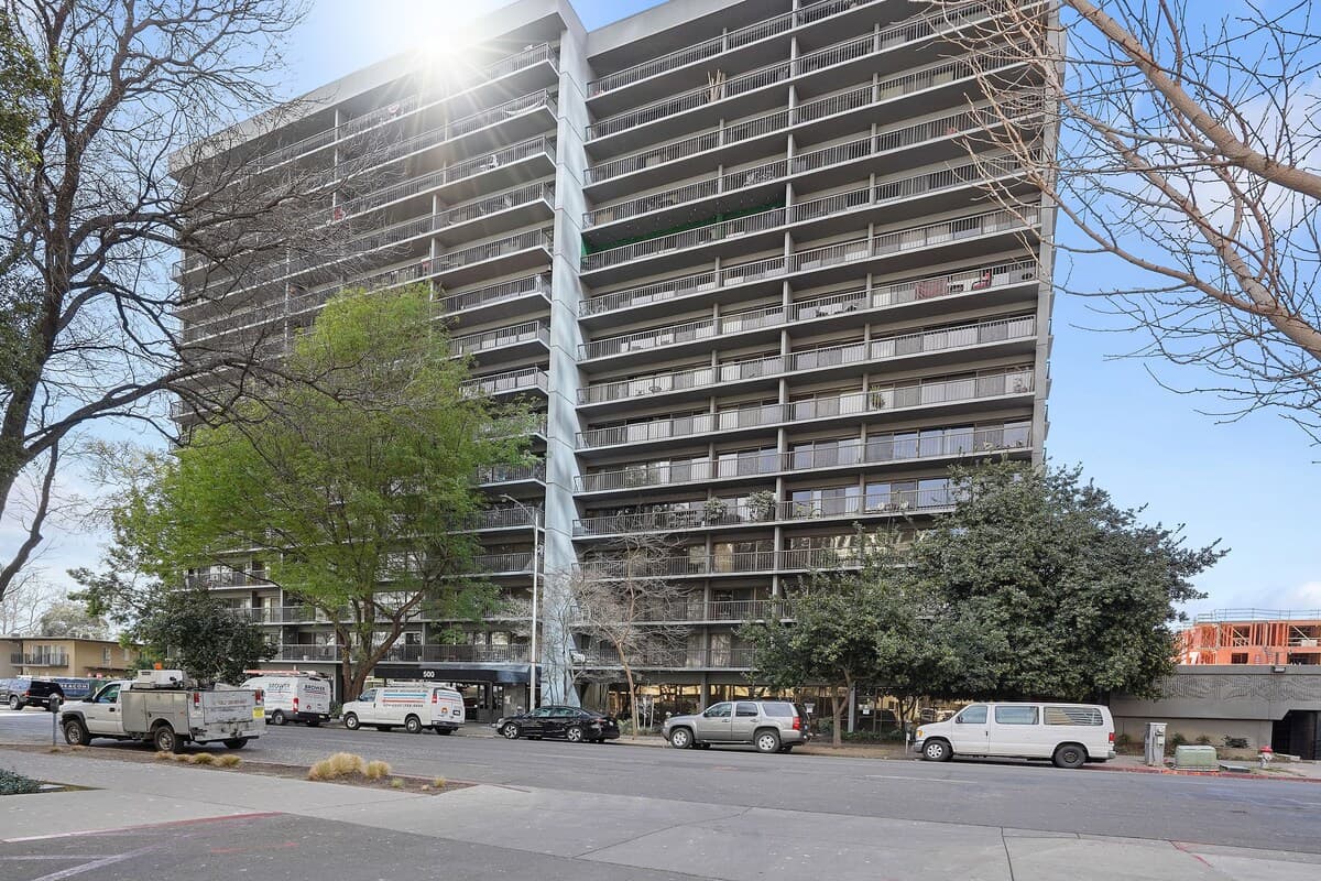 Downtown High-Rise Condo, Arena & Capitol Views - Photo 3
