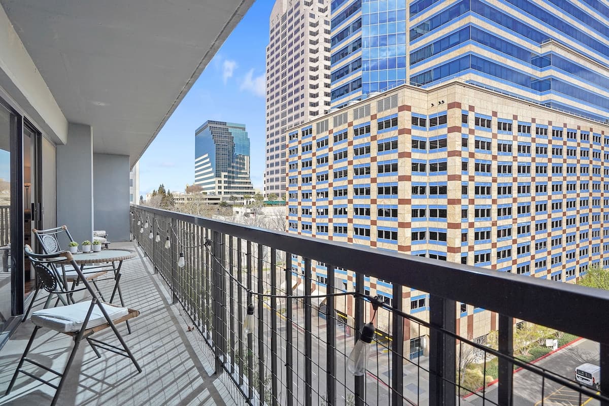Downtown High-Rise Condo, Arena & Capitol Views - Photo 2