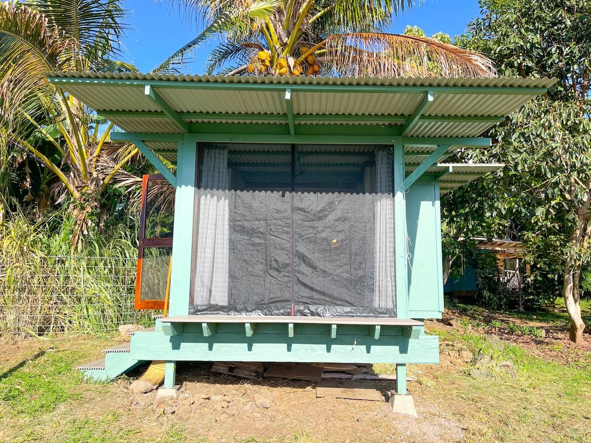 Cabin in Kealakekua · ★4.33 · 4 bedrooms · 5 beds · 1 bath - Photo 4