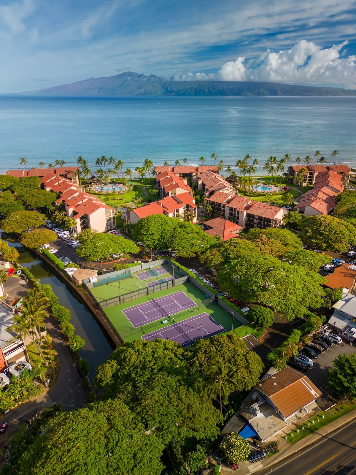Townhouse in Lahaina · ★4.98 · Studio · 1 bed · 1 bath - Photo 3