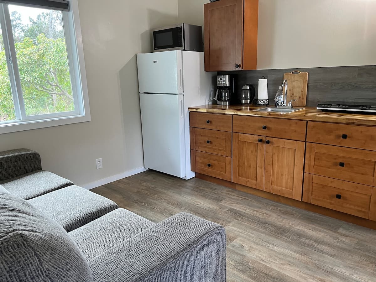 Cabin in Captain Cook · ★4.78 · 1 bedroom · 2 beds · 1 private bath - Photo 5