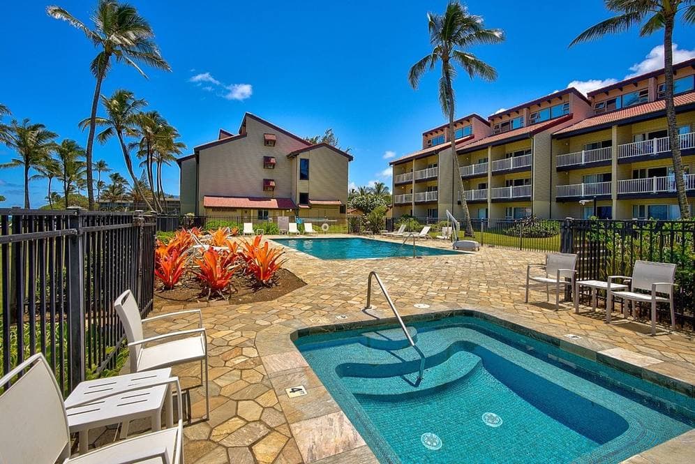 Condo in Kapaa · ★4.14 · 2 bedrooms · 4 beds · 2 baths - Photo 2