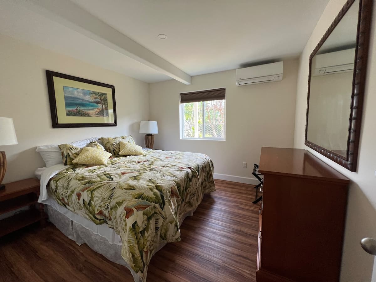 Home in Kaneohe · ★4.9 · 3 bedrooms · 6 beds · 3 shared baths - Photo 3