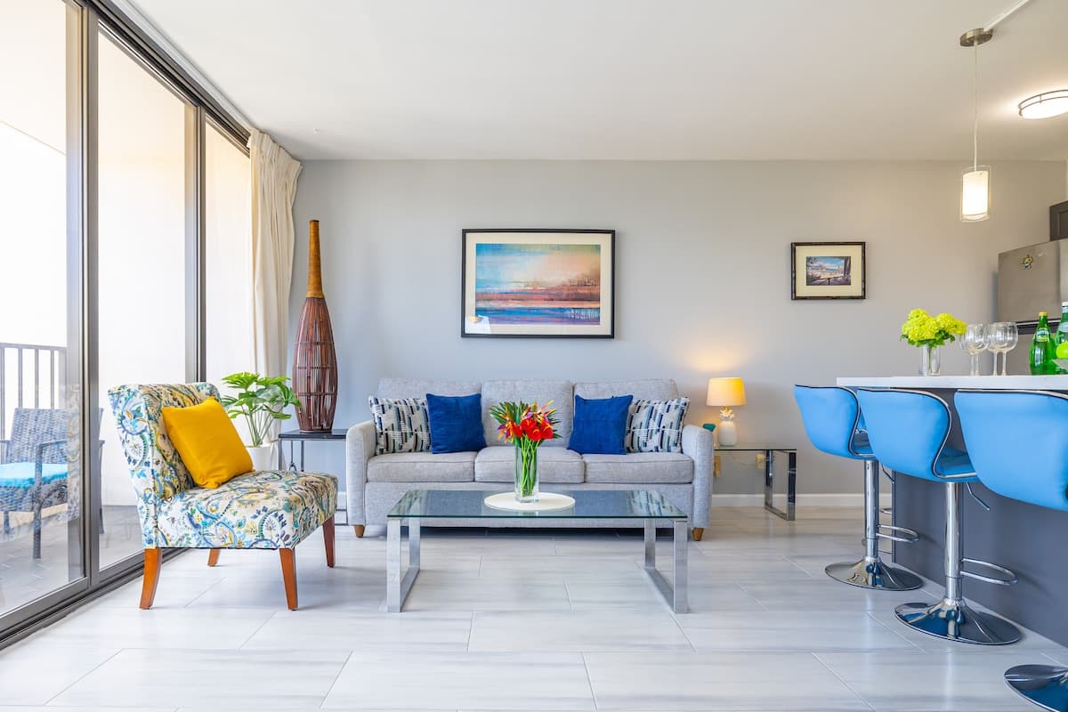 Condo in Honolulu · ★4.88 · 1 bedroom · 3 beds · 1 private bath - Photo 4