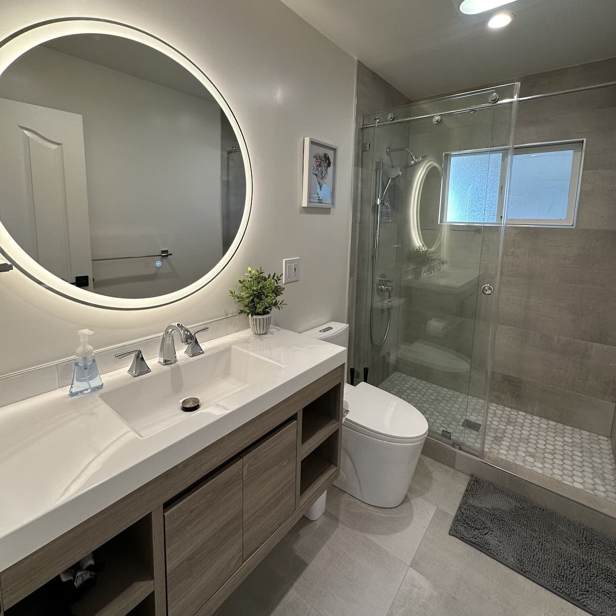 Newly Renovated 5BR Near Apple Campus - Photo 1