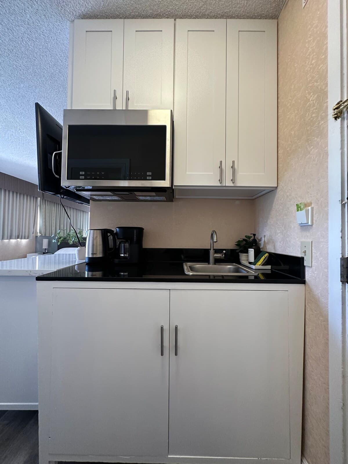 Studio by Waikiki Marketplace 11F - Photo 2