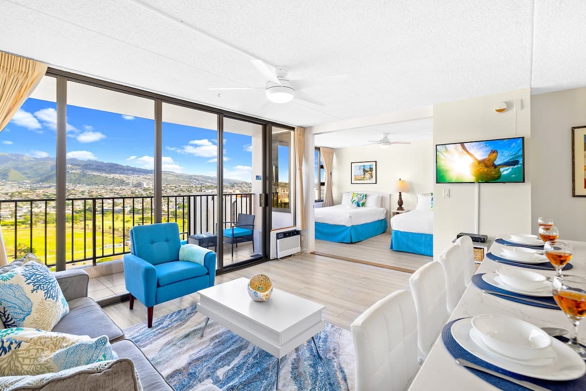 Condo in Honolulu · ★4.81 · 1 bedroom · 3 beds · 1 private bath - Photo 1