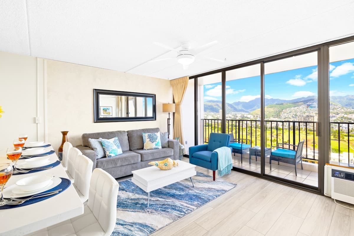 Condo in Honolulu · ★4.81 · 1 bedroom · 3 beds · 1 private bath - Photo 5