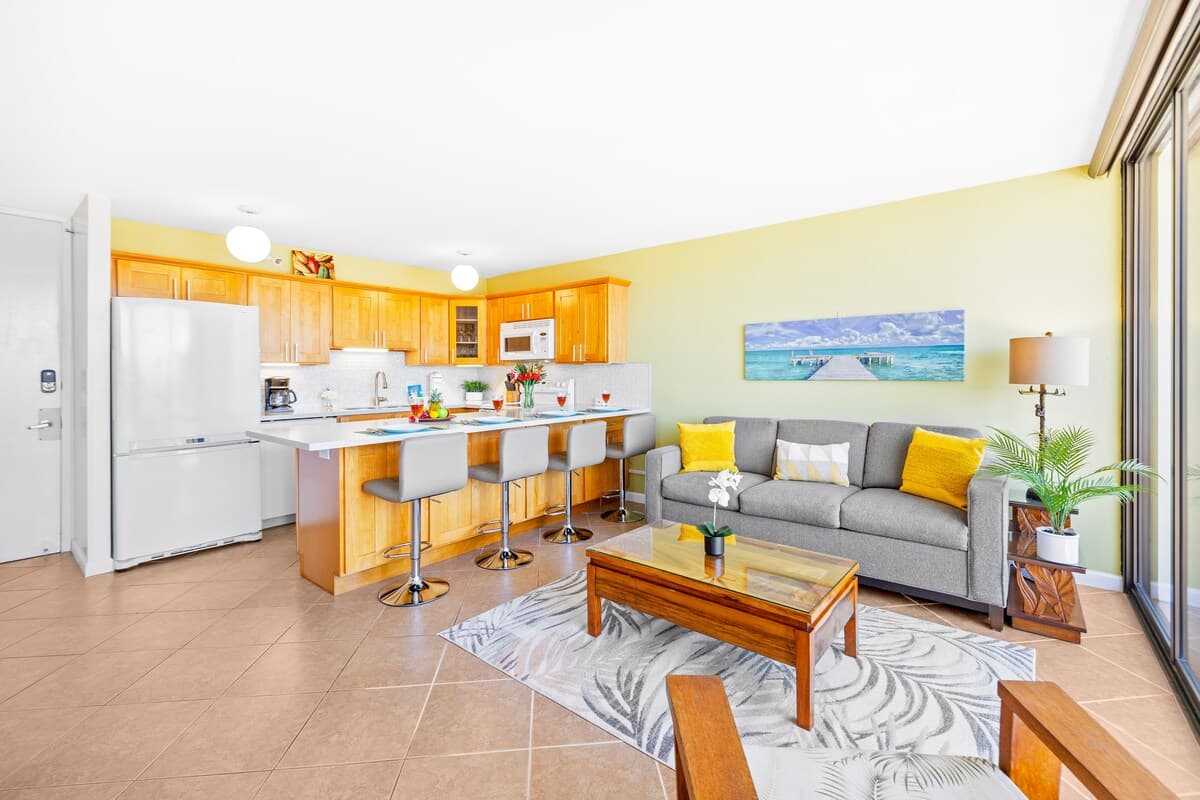 Condo in Honolulu · ★4.89 · 1 bedroom · 2 beds · 1 private bath - Photo 5