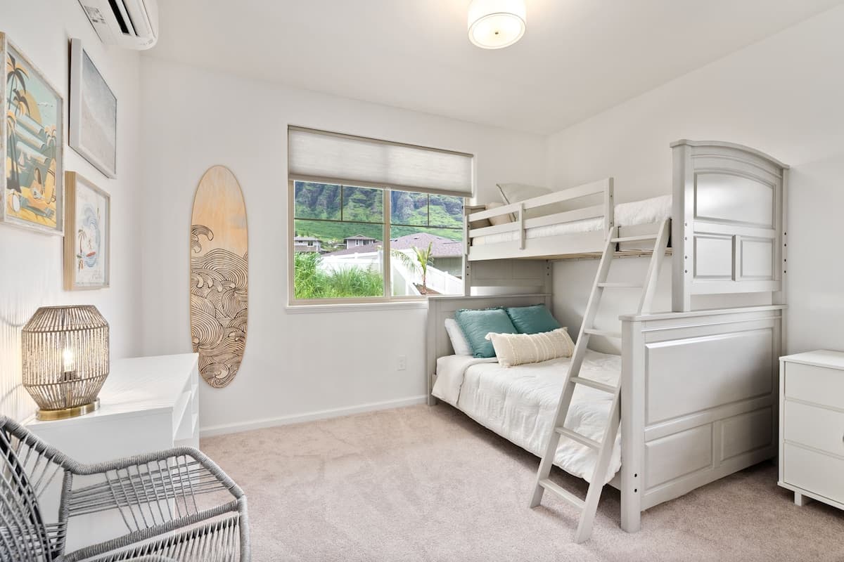 Home in Waianae · ★4.97 · 3 bedrooms · 4 beds · 2.5 private baths - Photo 3