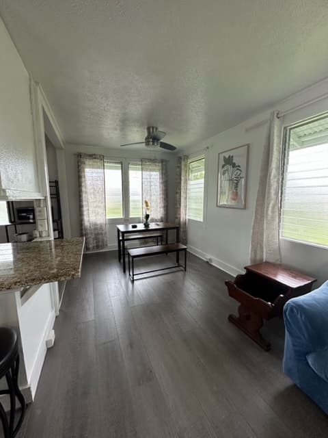 Home in Mountain View · ★4.72 · 2 bedrooms · 2 beds · 1 shared bath - Photo 5