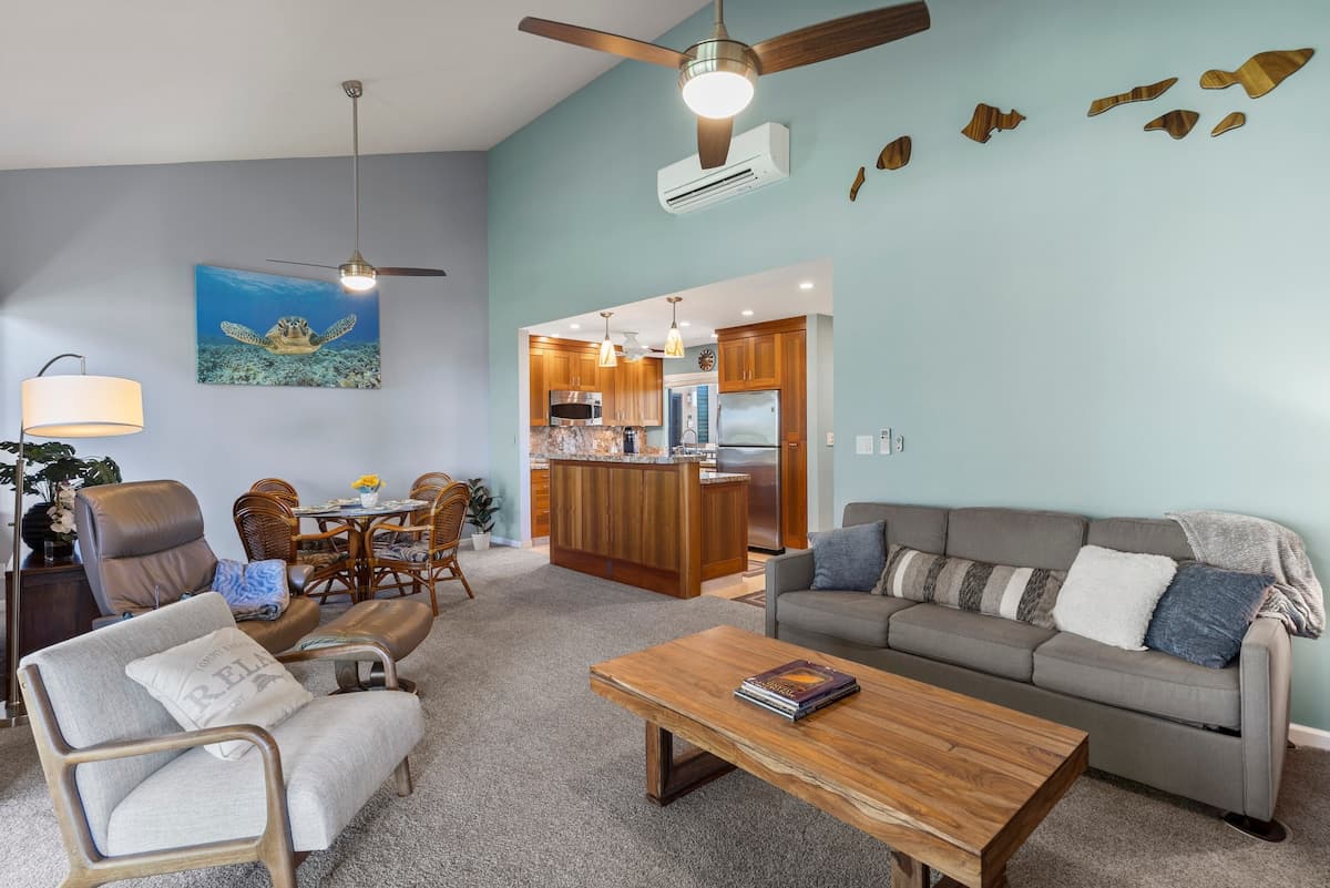 Condo in Kihei · ★4.91 · 1 bedroom · 2 beds · 2 baths - Photo 2