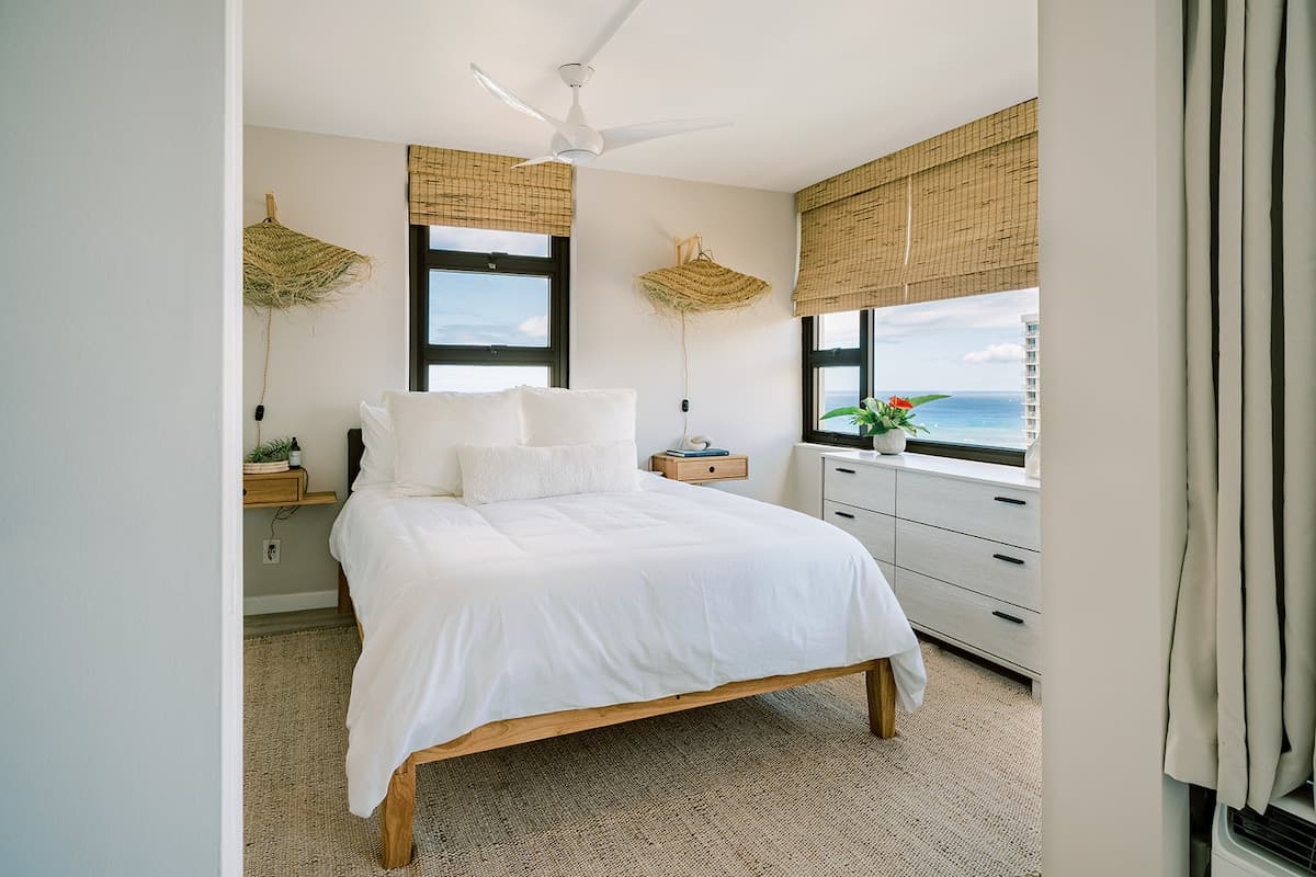 Home in Honolulu · ★4.97 · 1 bedroom · 2 beds · 1 private bath - Photo 1