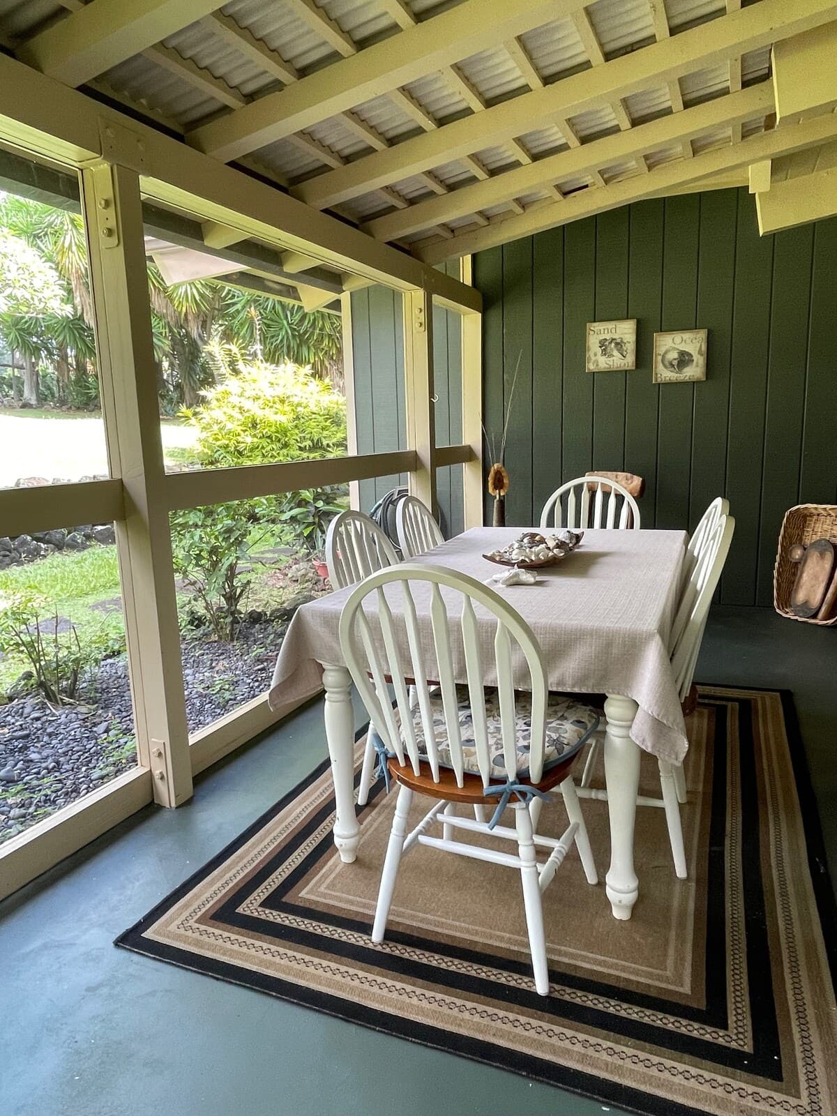 Home in Hana · ★4.92 · 1 bedroom · 1 bed · 1 bath - Photo 3
