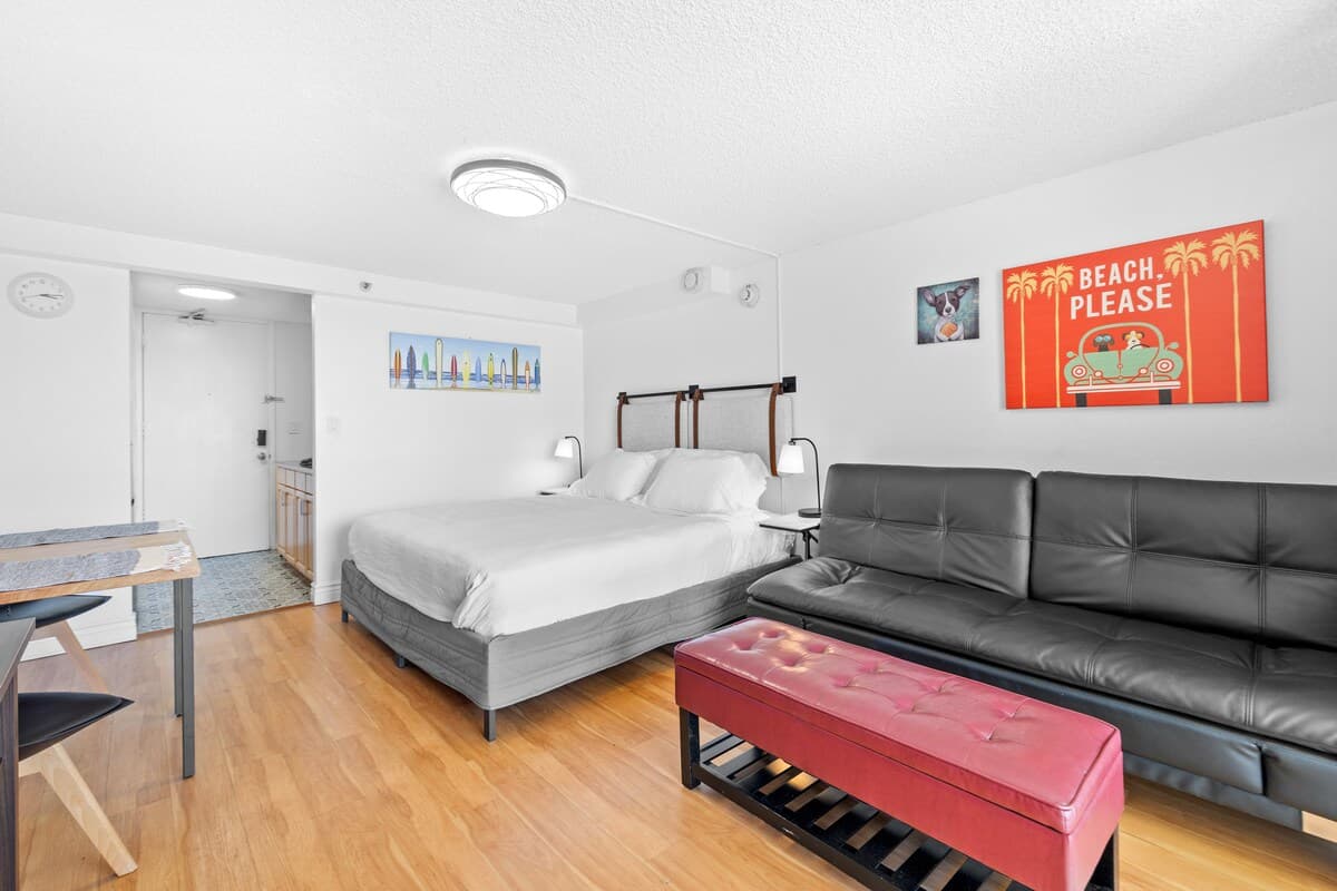 *29th Flr Cozy Studio in the Heart of Waikiki - Photo 1