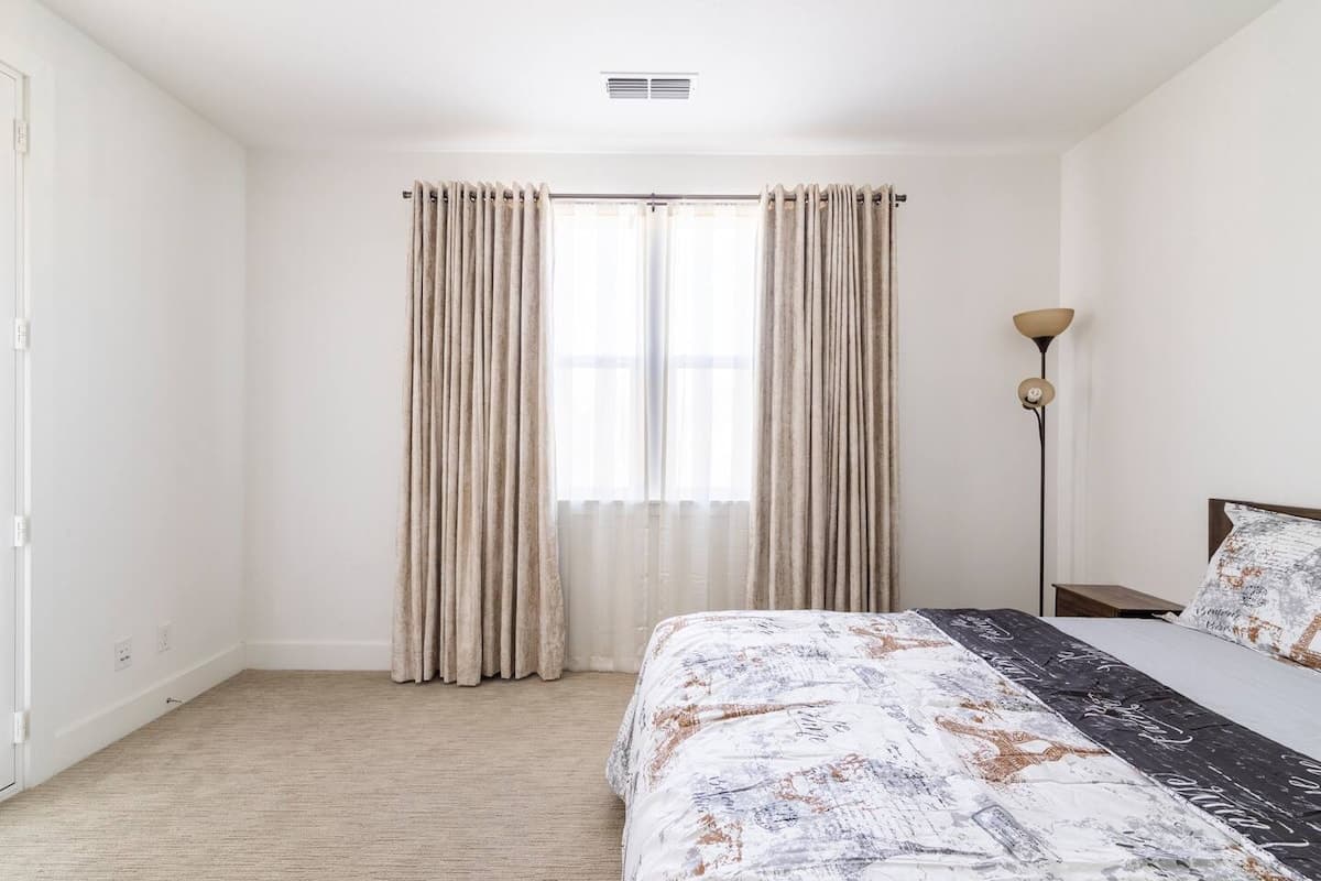 Bright New Townhome with Mountain Views - Photo 3