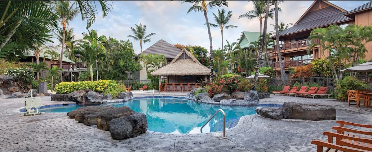 Hotel in Kailua-Kona · ★4.97 · 2 bedrooms · 3 beds · 2 shared baths - Photo 1