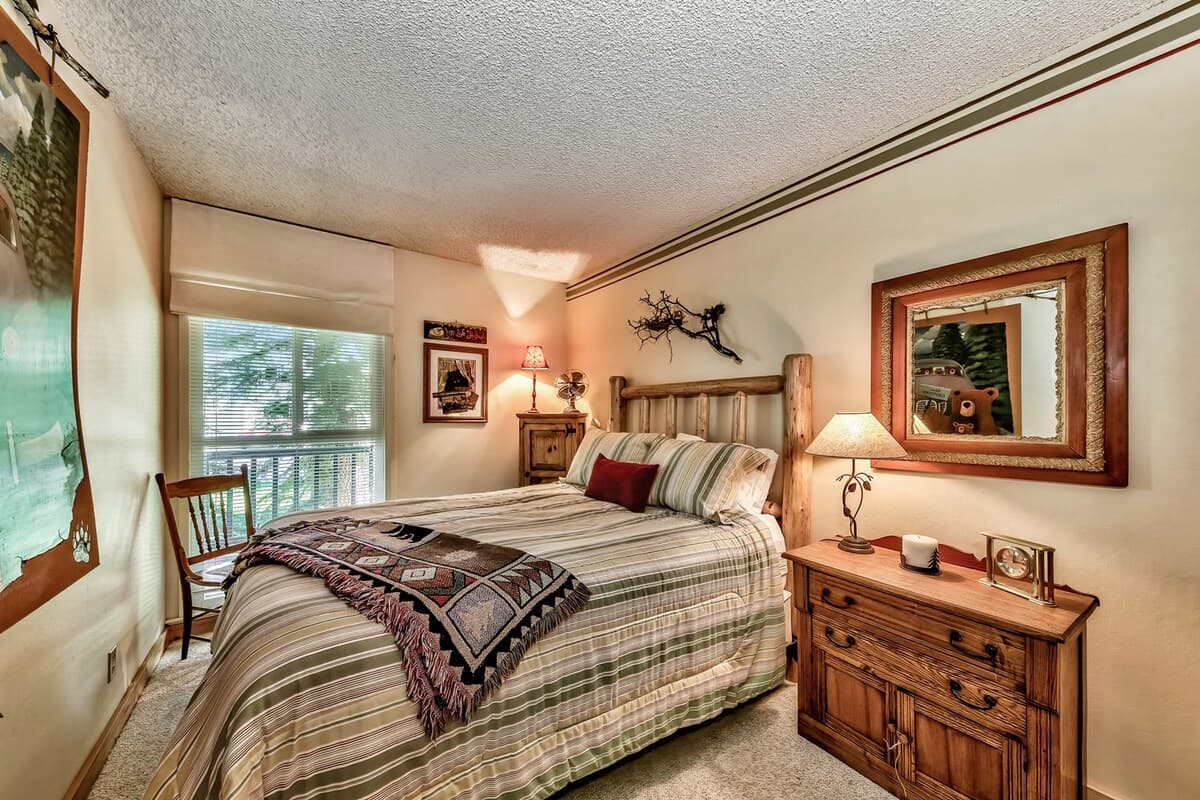 R&R Lakeside Retreat in Dollar Point, Tahoe - Photo 3