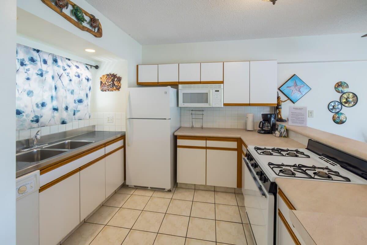Waikiki Shore Park View 1B/1B *January special!* - Photo 5